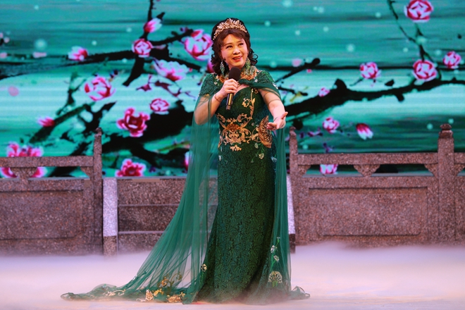 《沁园春·雪》表演:许绮丽