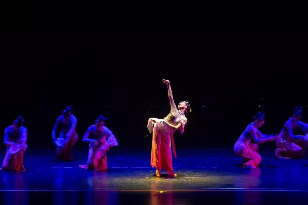 "粤港澳大湾区文化艺术节舞蹈季"中国舞蹈优秀作品集萃展演在江门举行